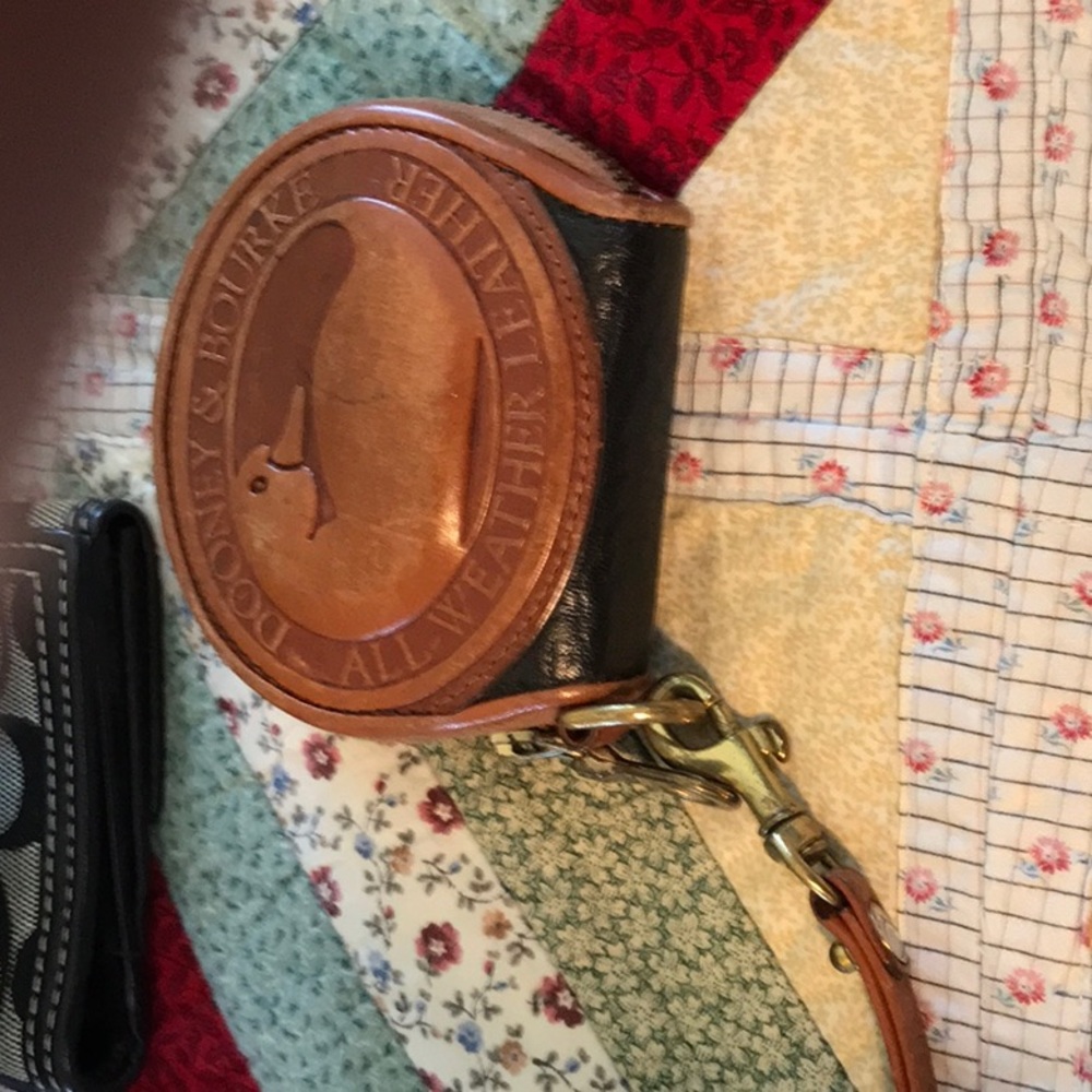 Vintage Dooney & Bourke coin purse